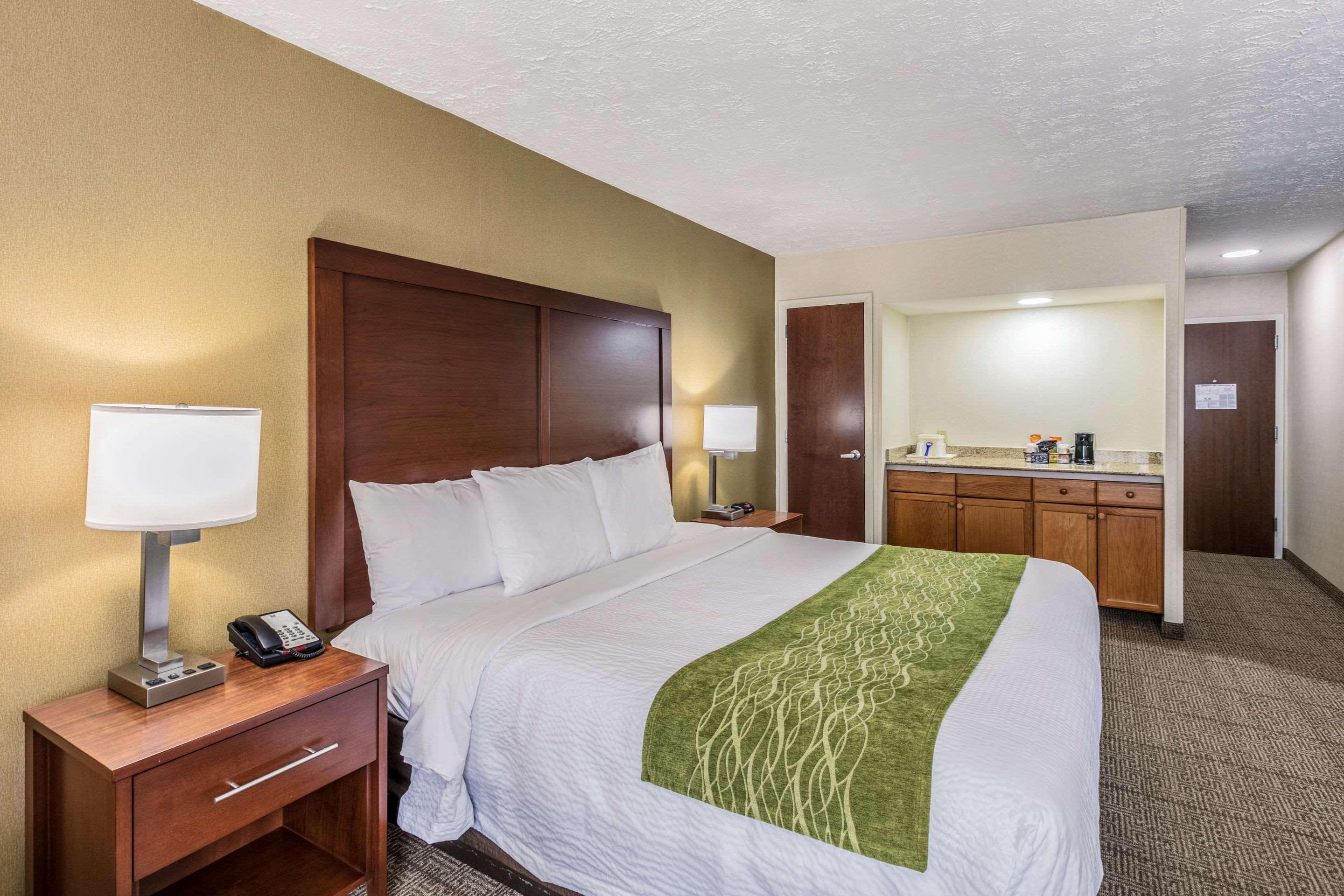 Comfort Inn Medford-Long Island מראה חיצוני תמונה