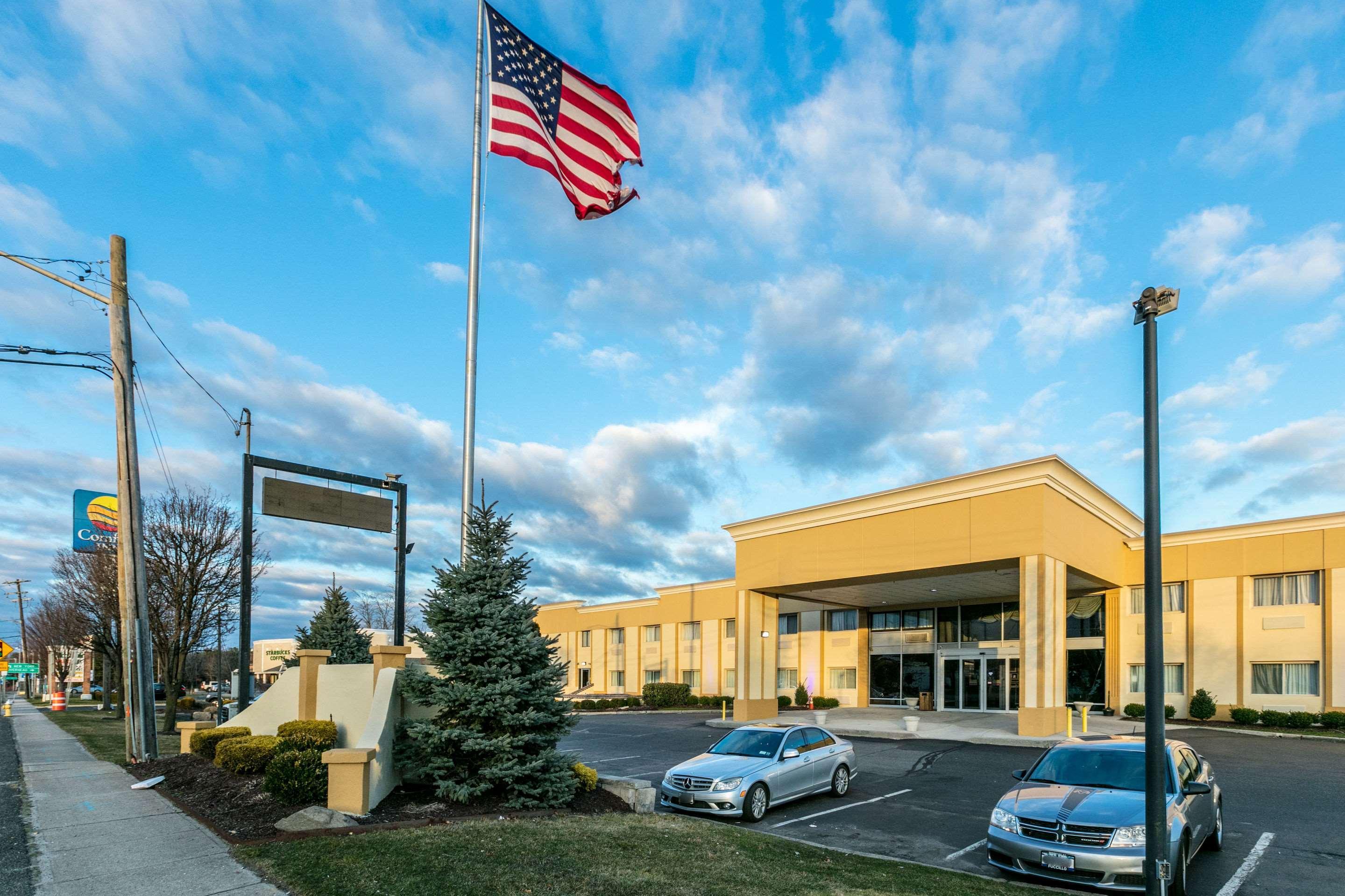 Comfort Inn Medford-Long Island מראה חיצוני תמונה