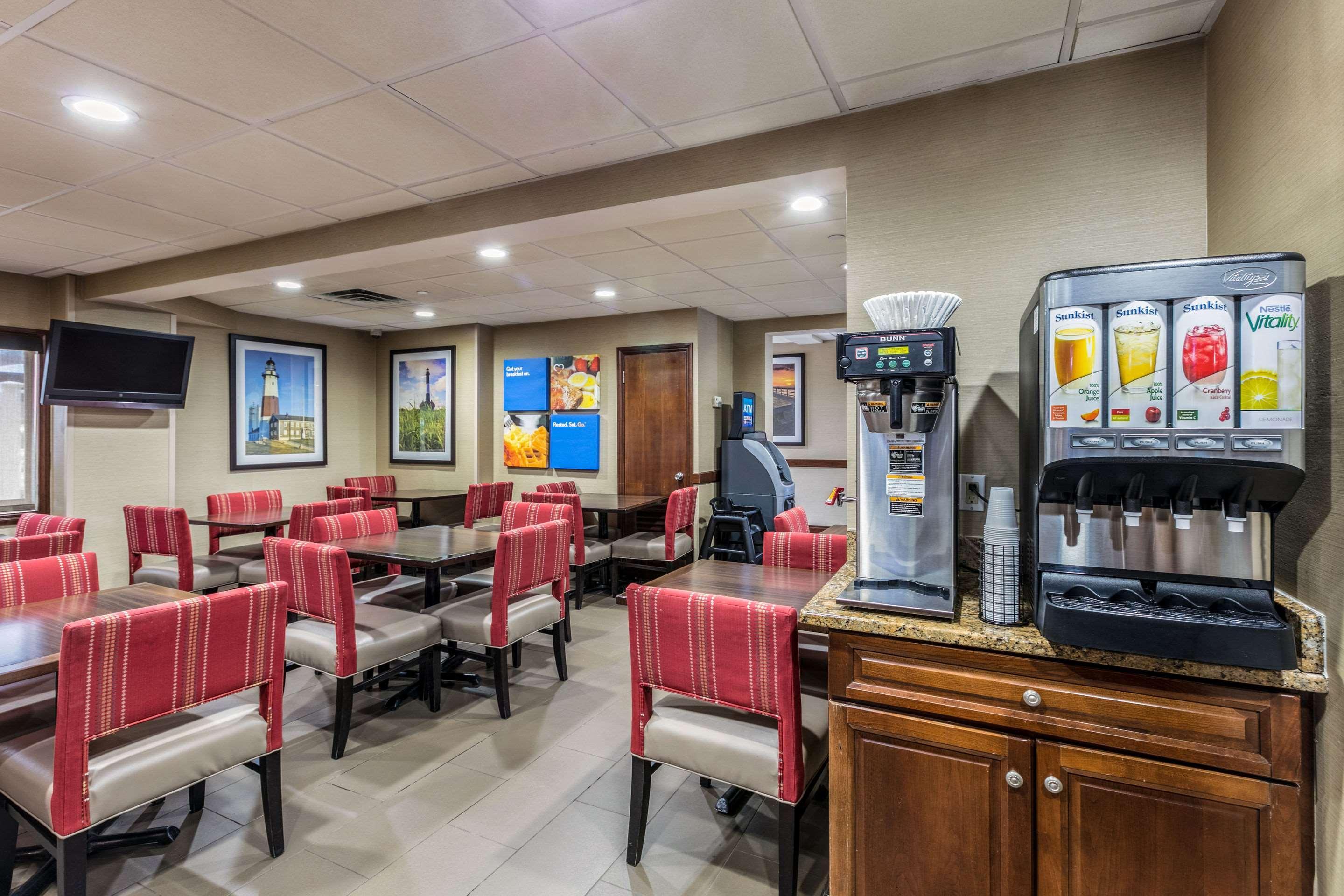 Comfort Inn Medford-Long Island מראה חיצוני תמונה
