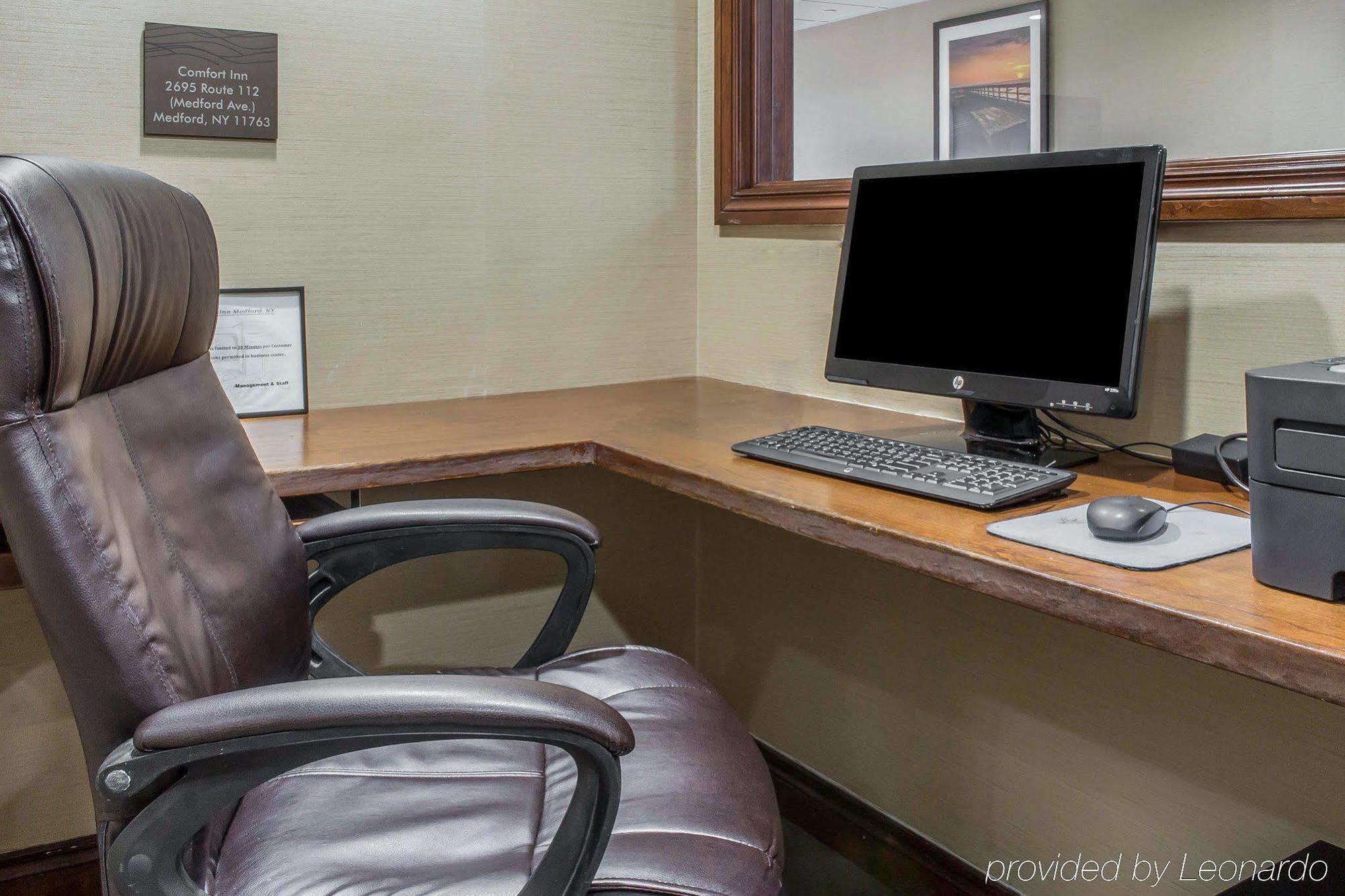 Comfort Inn Medford-Long Island מראה חיצוני תמונה